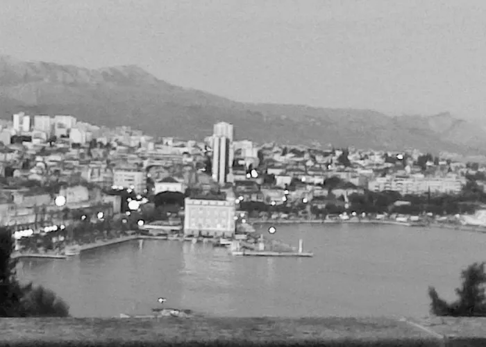 The L Place By Right Place Apartment *